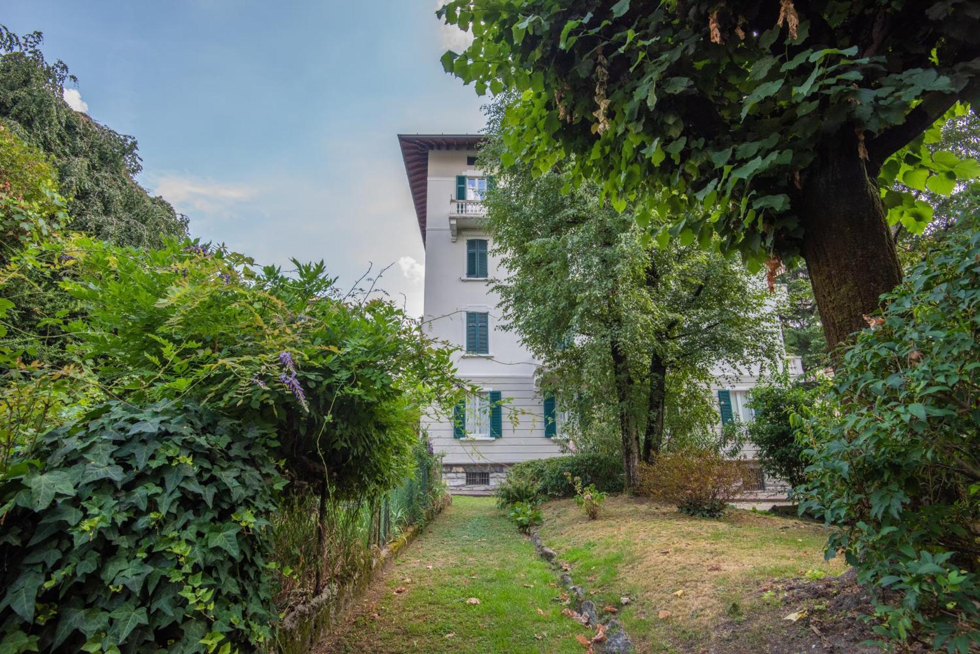 West Park Suite With Parking By Holiday Solutions 코모 외부 사진